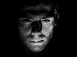 Taig Khris : Portraits dans le Noir –