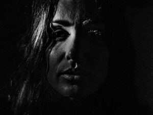 Jenifer : Portraits dans le Noir - Ter