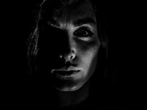 Jenifer : Portraits dans le Noir - Bis