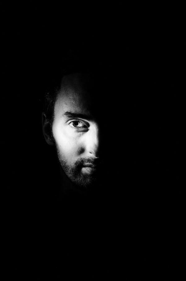 Portrait de Christophe Willem – 1 - Photographie Fine Art en Noir et Blanc