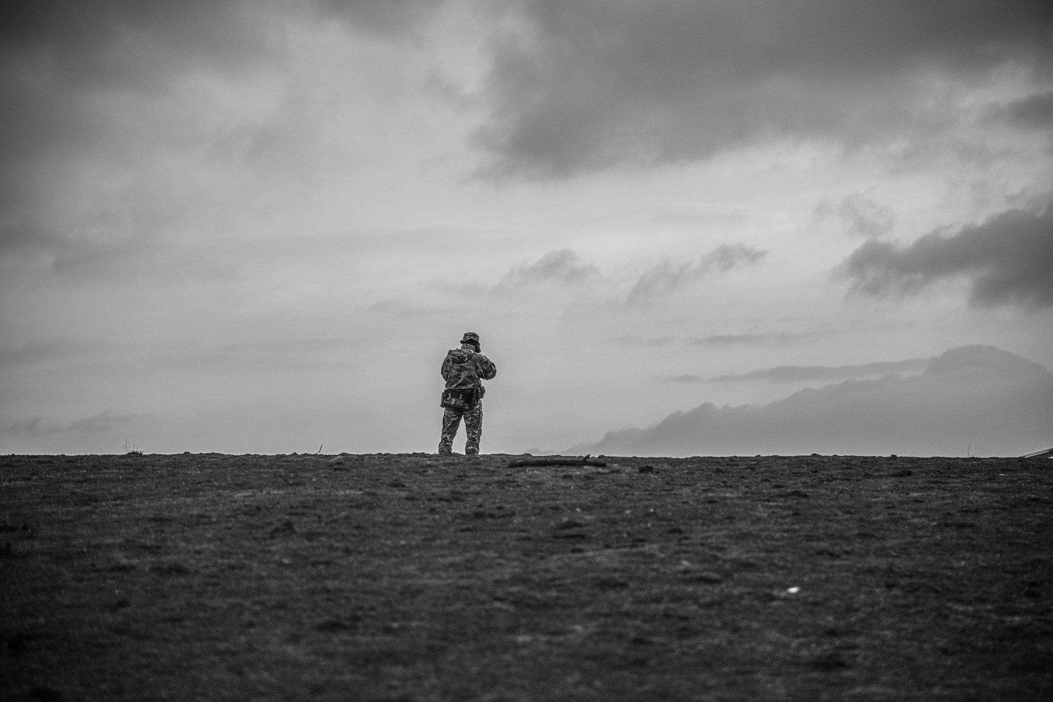 La veille, solitaire