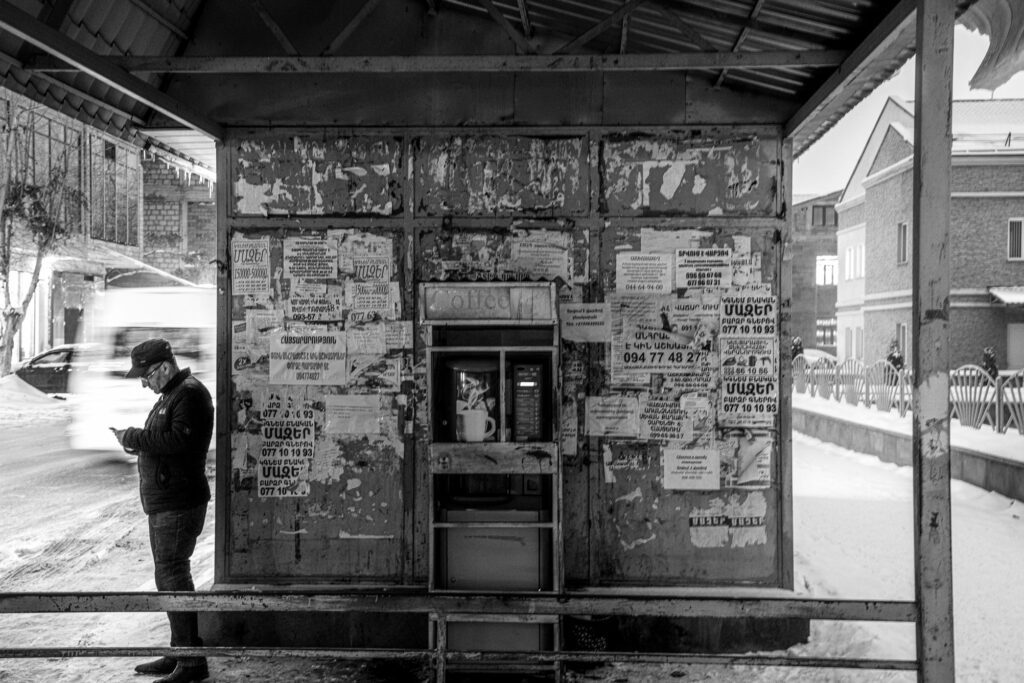 Café, phone, bus
