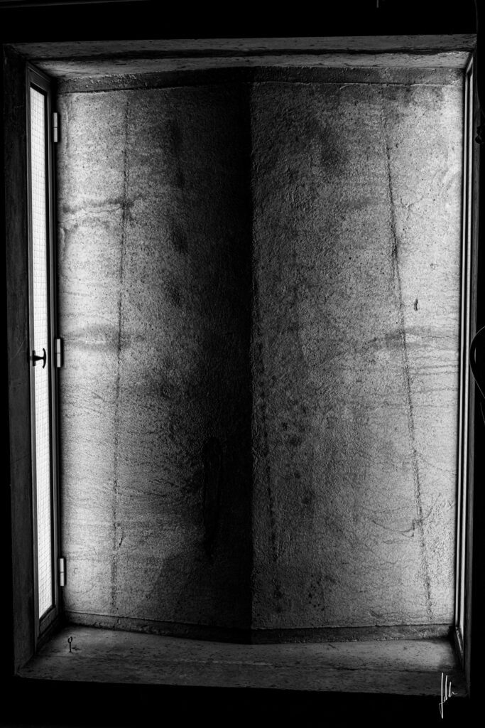 Clair-obscur architectonique
 — Tirage d'art N&B